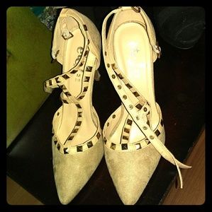 Beige high heels with Gold Embellishments